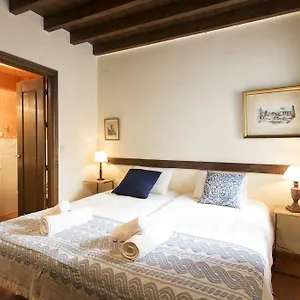 apartamento-puerta-elvira-centro.es-andalucia.com/